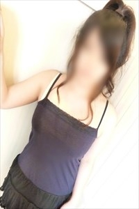 肸